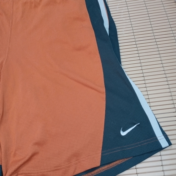 Nike Team Nike Fit Dry University of Texas gym shorts. Drawstring waist. Sz Larg - Picture 5 of 9